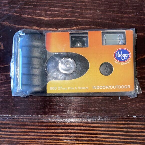 Kroger 800 27 exposers 35mm Indoor/Outdoor Camera Disposable Sealed NOS - Picture 1 of 6